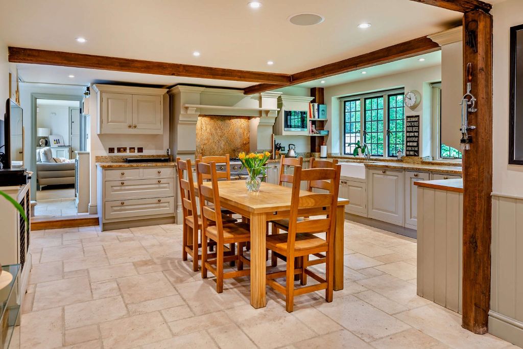 Additional image 8 of 6 bed detached house for saleWinkfield Street, Maidens Green, Windsor, Berkshire SL4