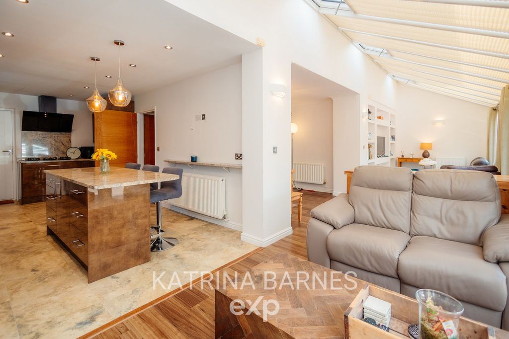 Additional image 9 of 6 bed detached house for saleGrantham Avenue, Great Notley CM77