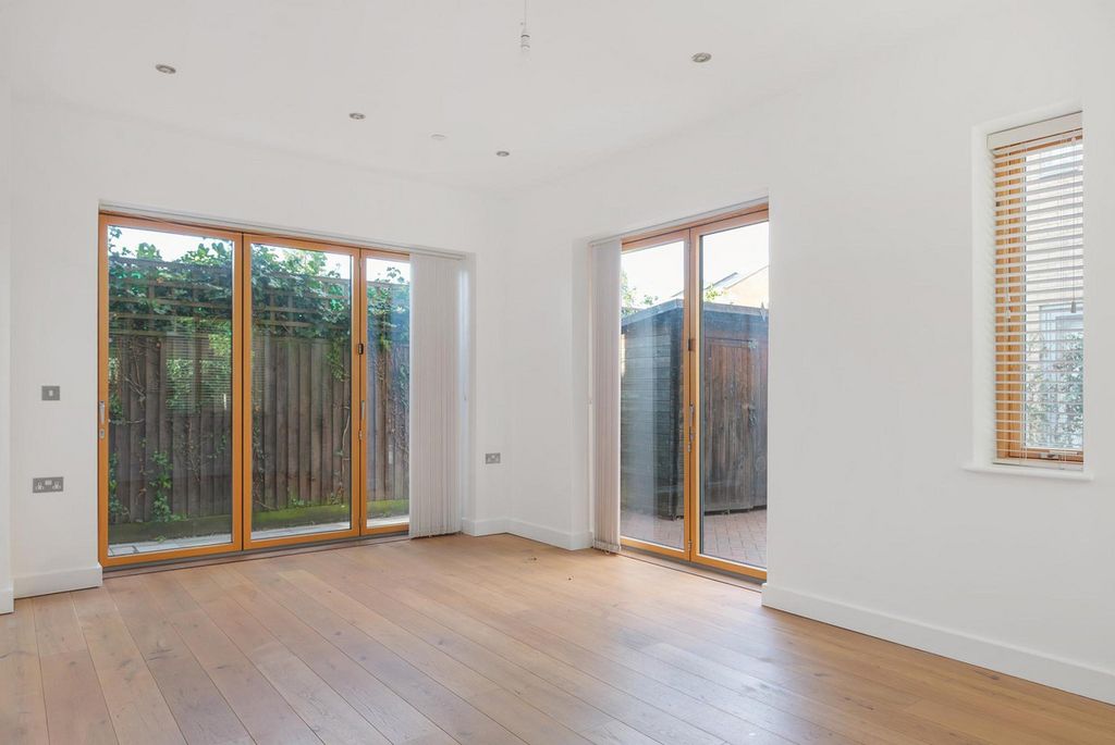 Additional image 2 of 4 bed semi-detached house for saleGibsons Place, Brentford TW8