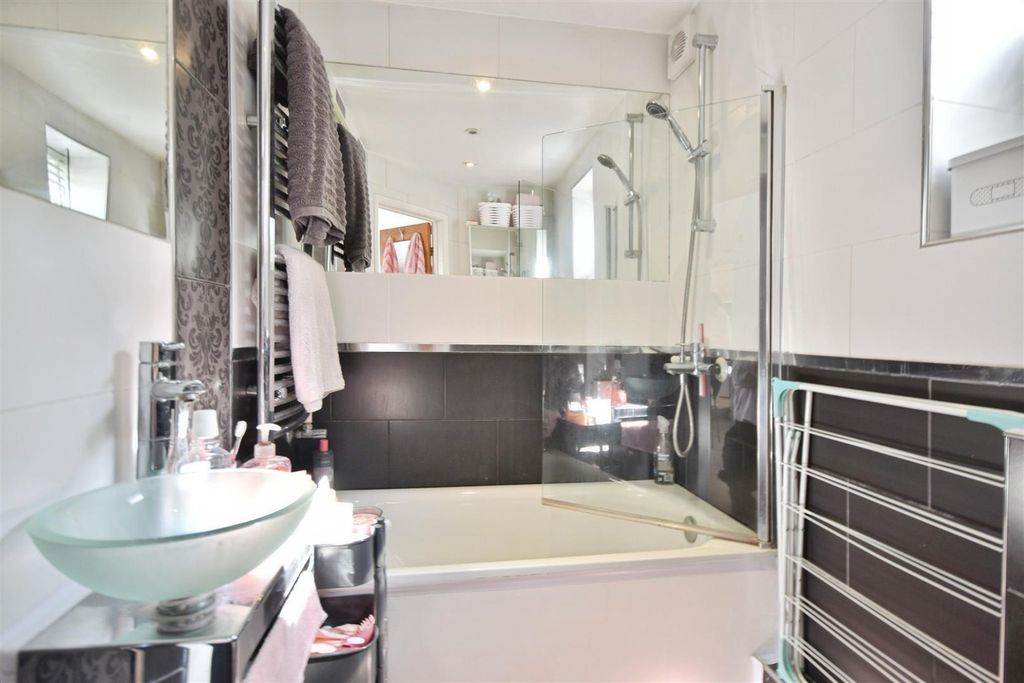 Additional image 14 of 5 bed semi-detached house for saleNew Road, Brentford TW8
