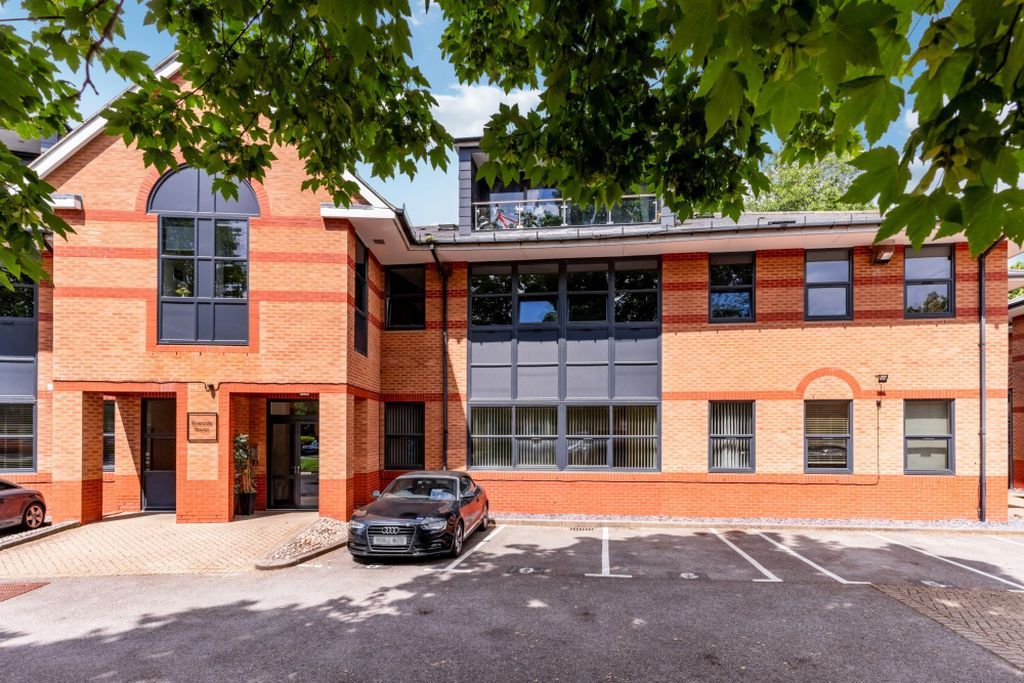 2 bed flat for saleFurlong Road, Bourne End SL8