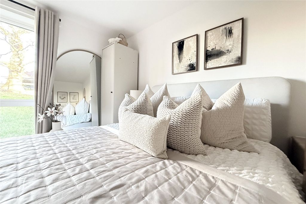 Additional image 4 of 2 bed flat for saleHotham Drive, Binfield, Bracknell RG42