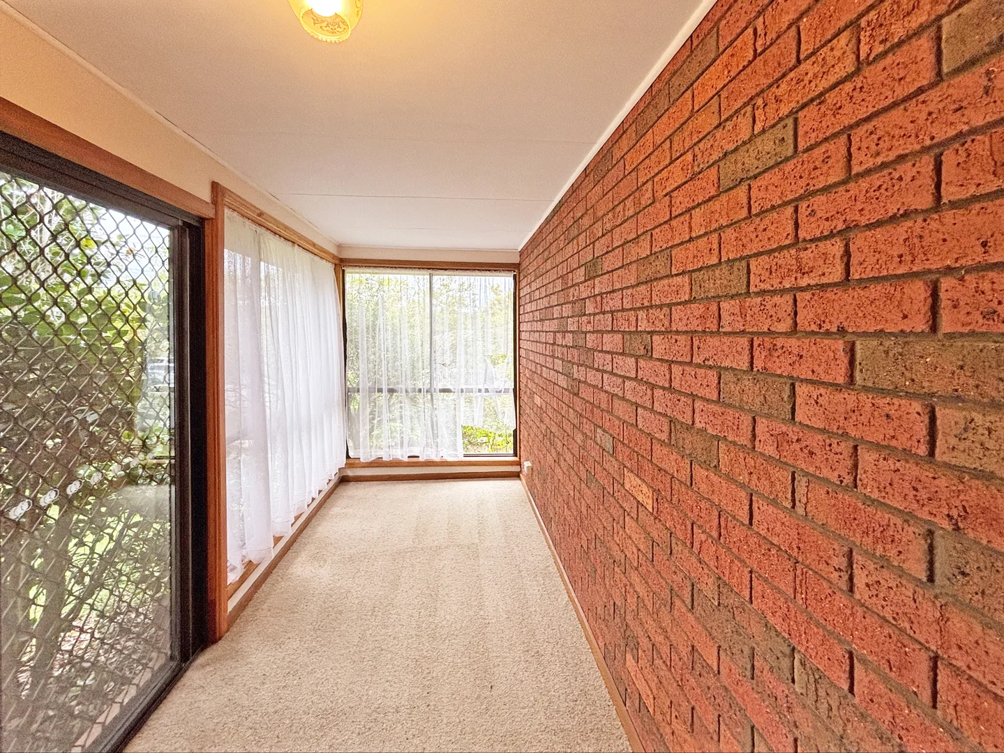 10 Somerset Drive, Warragul VIC 3820 photo 2