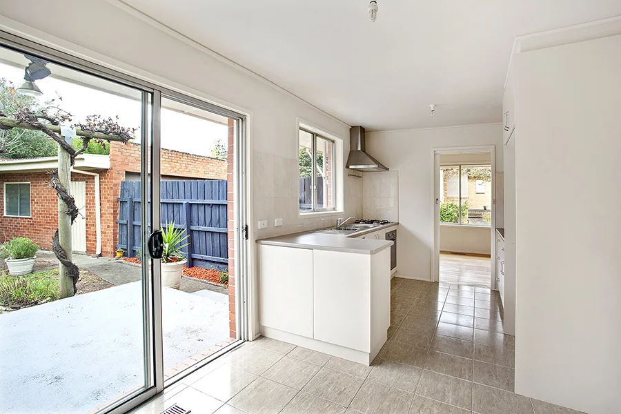 1 Stradbroke Crescent, Mulgrave VIC 3170 photo 3