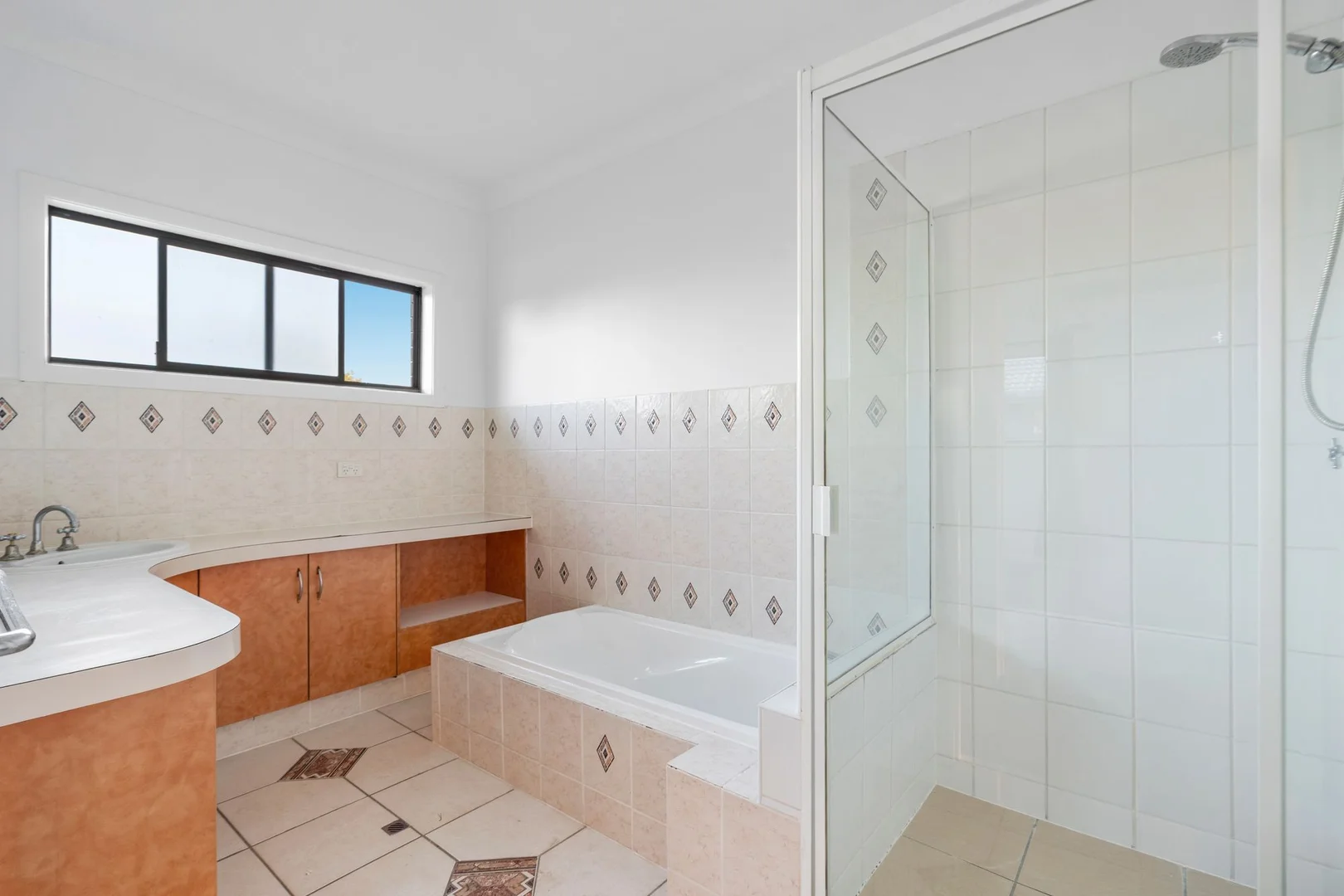 Additional image 5 of 24 Bedivere Street, Carindale QLD 4152