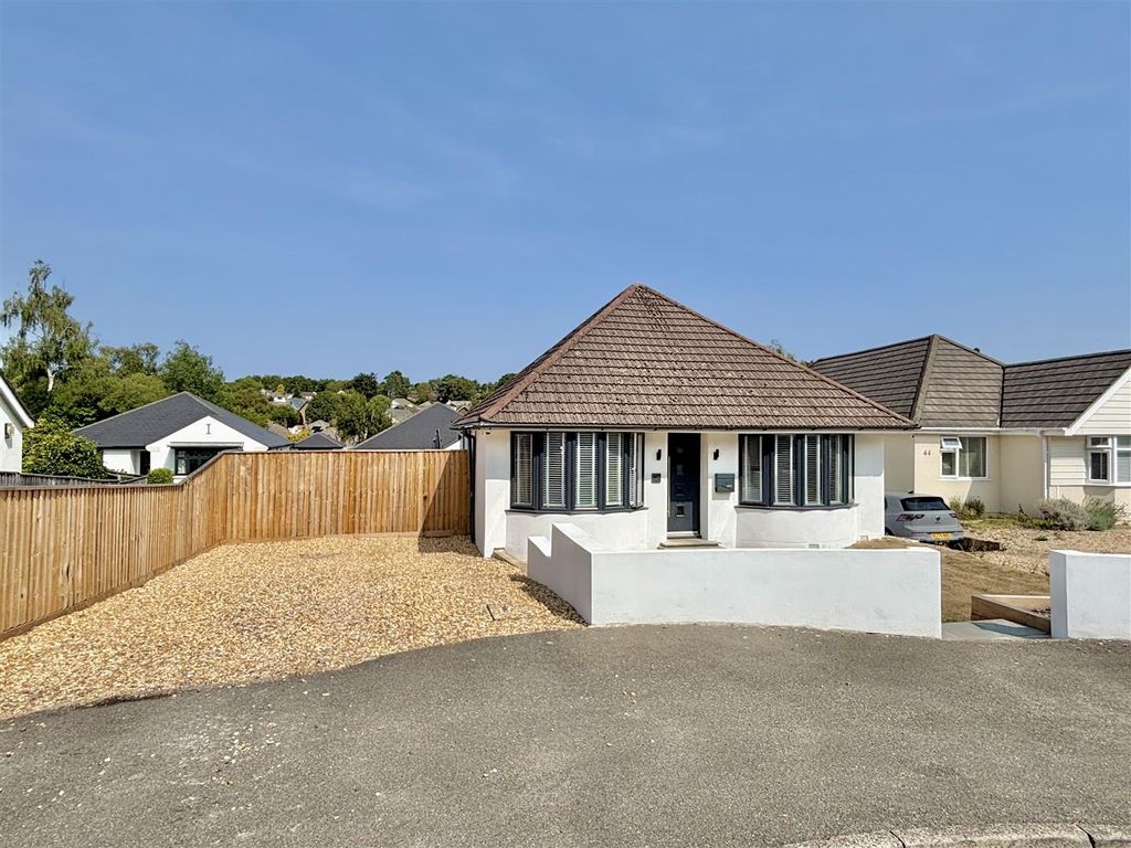 2 bed detached bungalow for saleAbbotsbury Road, Broadstone BH18