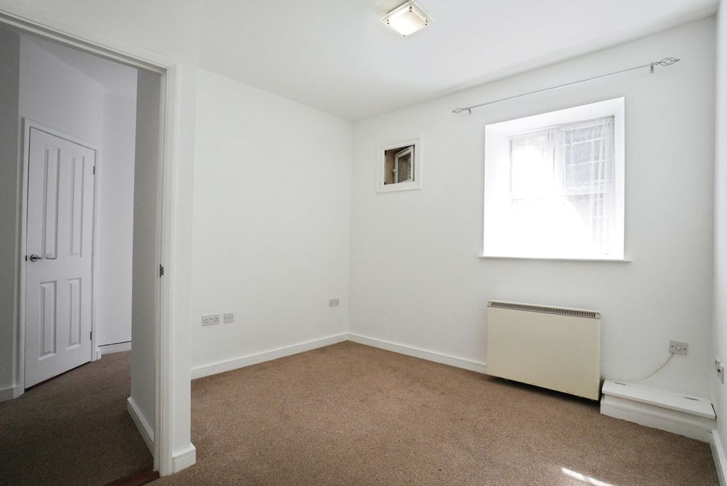 Additional image 6 of 1 bed flat for saleCrinnicks Hill, Bodmin, Cornwall PL31