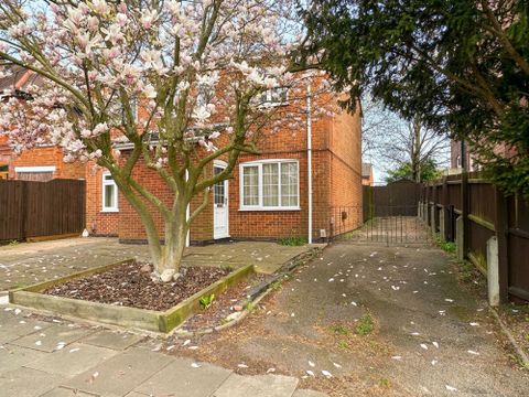 Glenfield Road, Leicester LE3