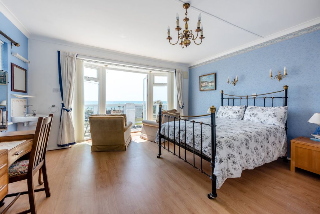 Additional image 16 of 5 bed detached house for saleAldwick Avenue, Aldwick, West Sussex PO21