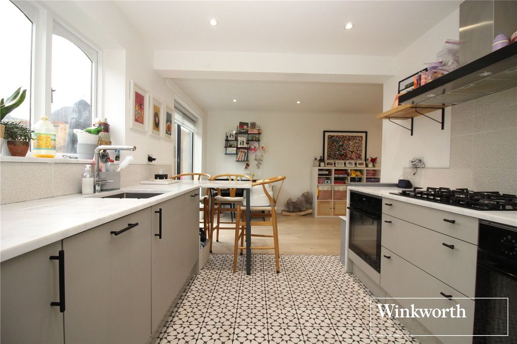Additional image 6 of 3 bed detached house for saleThe Campions, Borehamwood WD6
