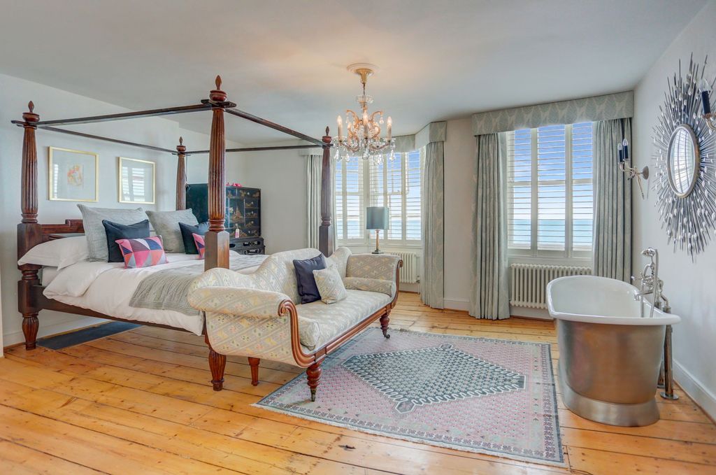 Additional image 14 of 5 bed property for saleRoyal Crescent, Brighton BN2