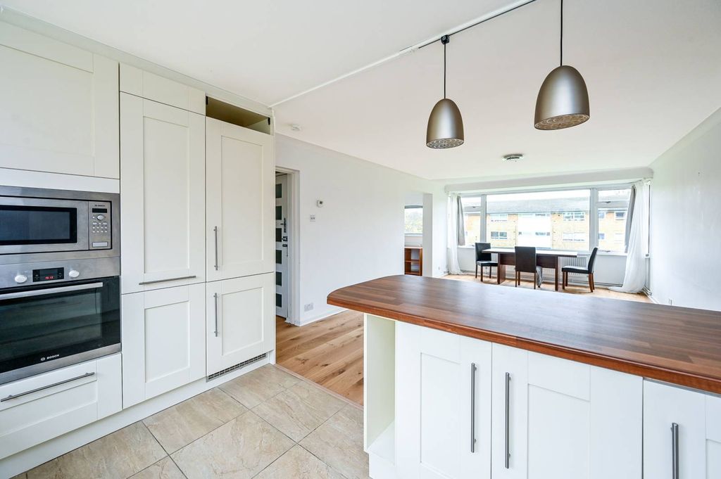 Additional image 5 of 3 bed flat for saleThe Shimmings, Guildford GU1