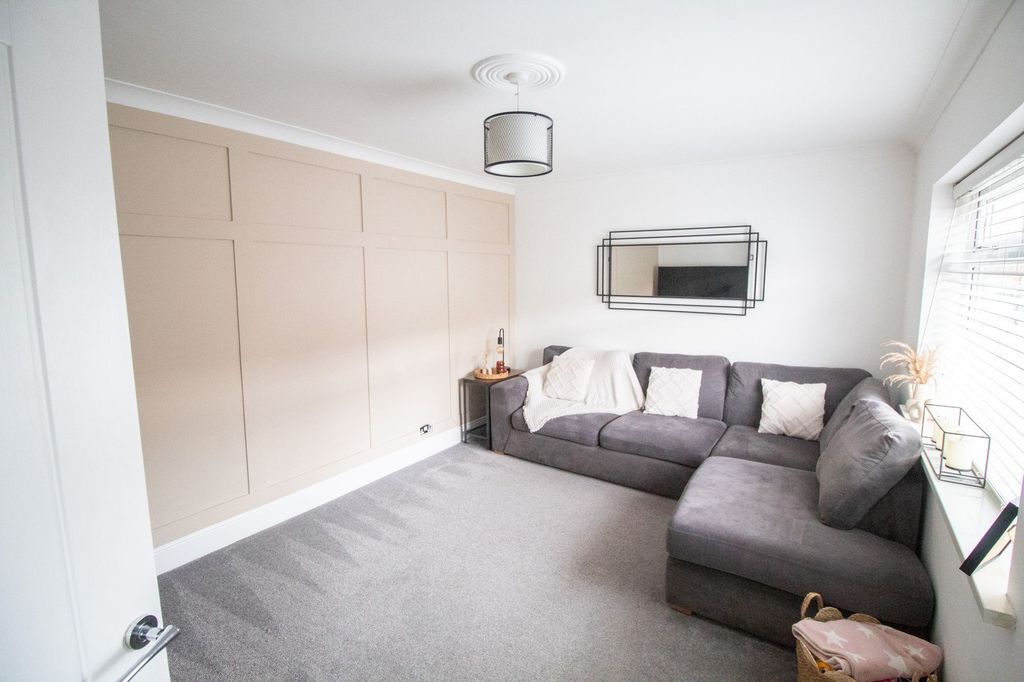 Additional image 2 of 3 bed semi-detached house for saleTamar Grove, Hull HU8