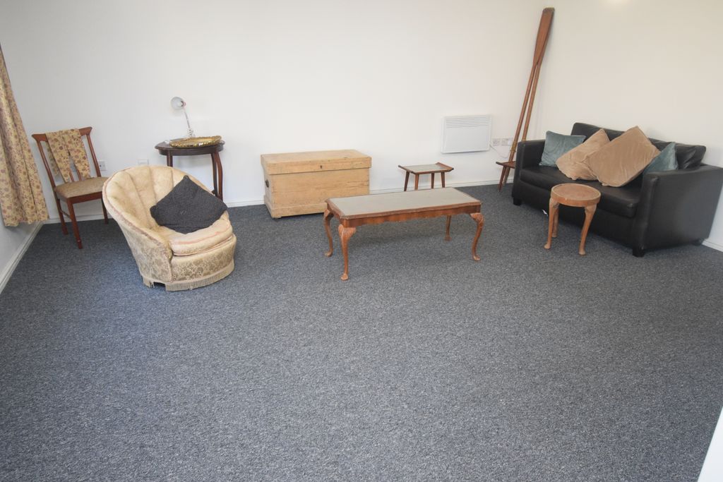 Additional image 4 of 2 bed flat for saleSt Marys Court, Bridgwater, Somerset TA6