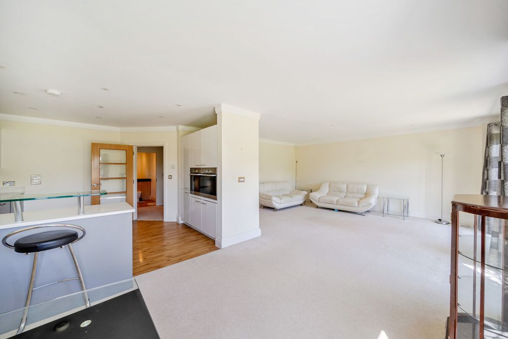 Additional image 4 of 3 bed flat for saleWest Common Road, Bromley, Kent BR2
