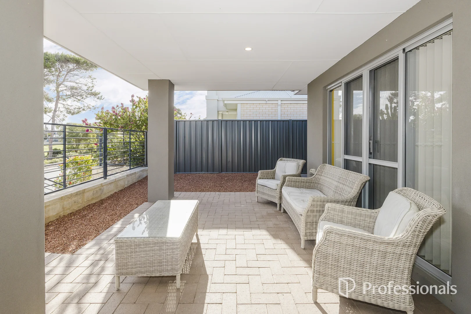 12 Bunker Crescent, Yanchep WA 6035 photo 3