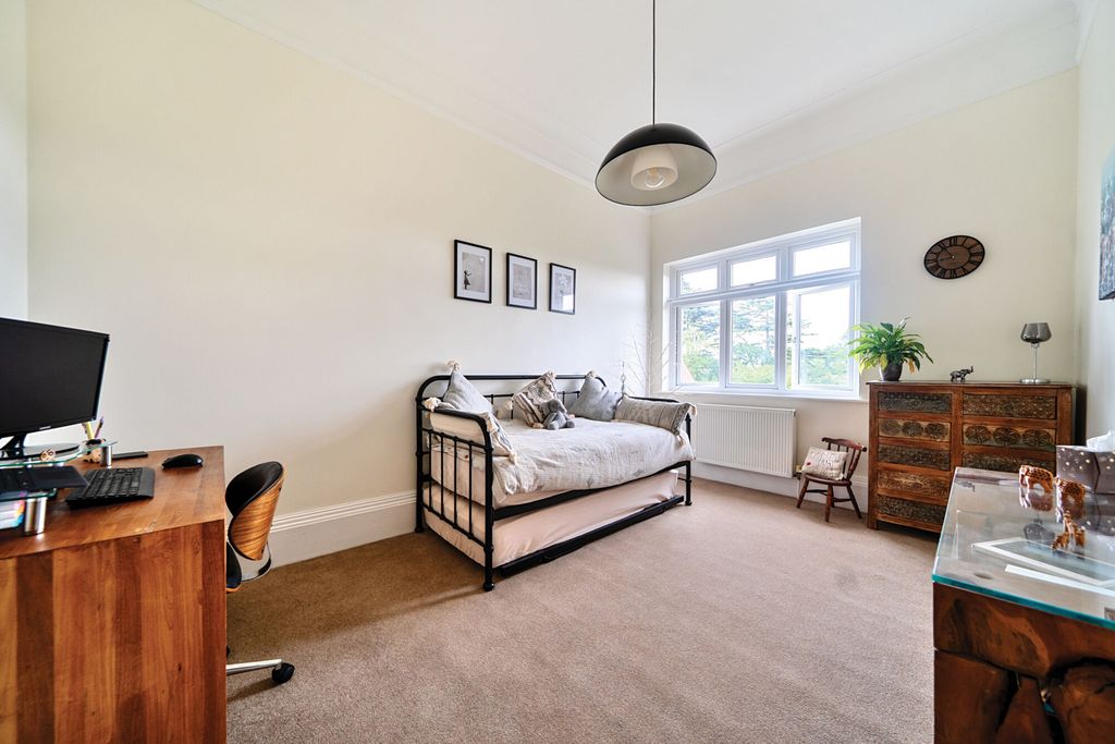 Additional image 11 of 2 bed flat for saleOldfield Road, Bromley BR1
