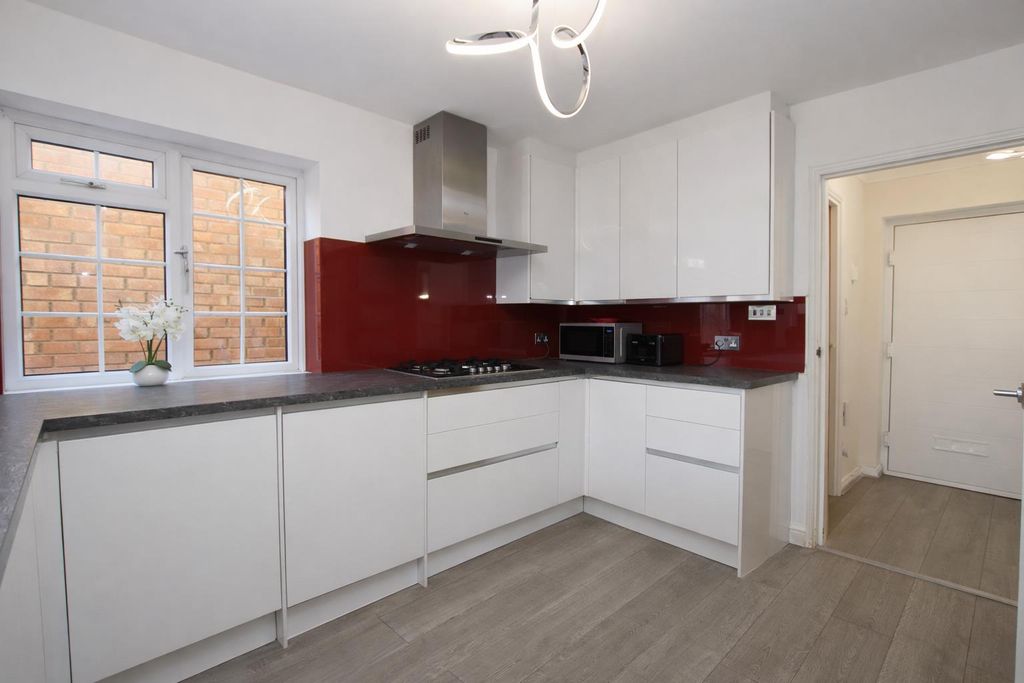 Additional image 7 of 6 bed detached house for saleTilehouse Close, Borehamwood WD6