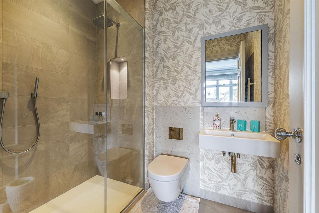 Additional image 26 of 5 bed terraced house for saleDrift Road, Winkfield, Windsor SL4