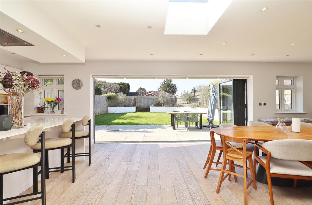 Additional image 10 of 3 bed detached bungalow for saleTheobald Street, Borehamwood WD6