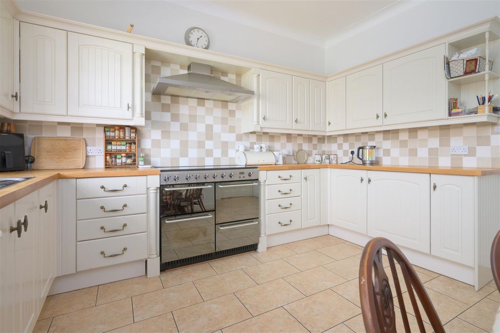 Additional image 10 of 3 bed maisonette for saleMain Street, Abernethy, Perth PH2