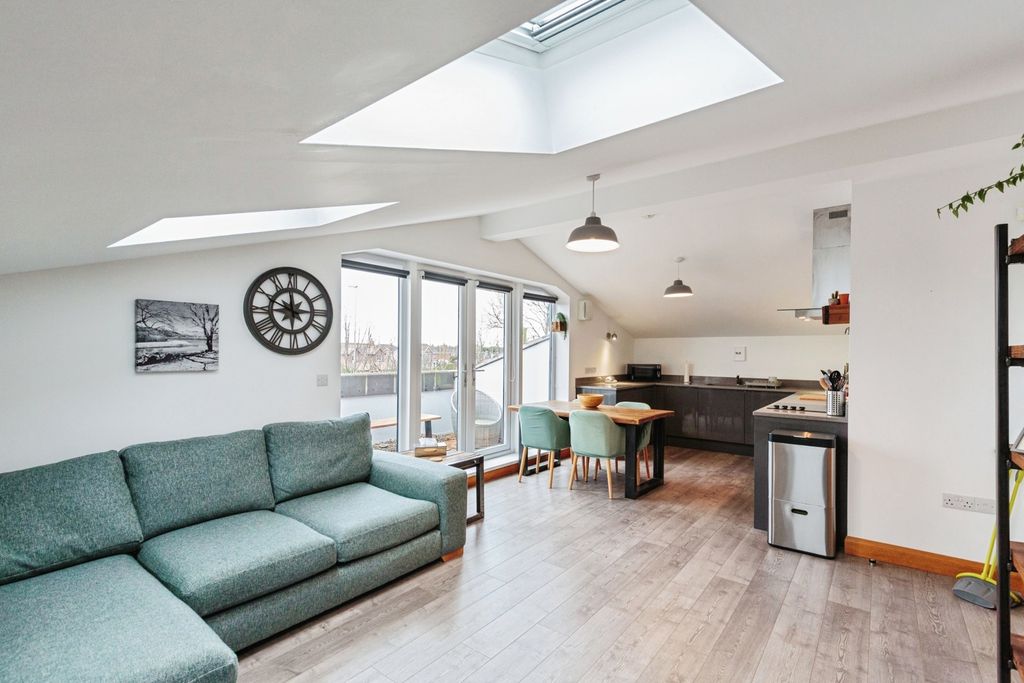 Additional image 4 of 2 bed flat for saleGlebe Close, Blackpool, Lancashire FY4