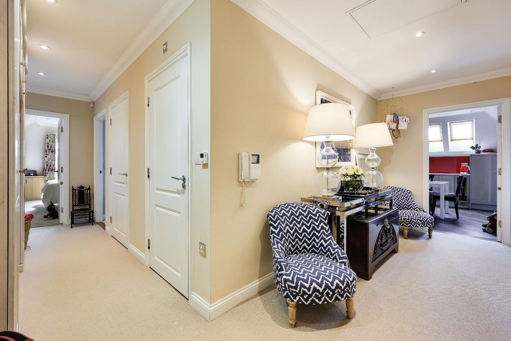 Additional image 17 of 2 bed flat for sale193 Huntingdon Road, Cambridge CB3