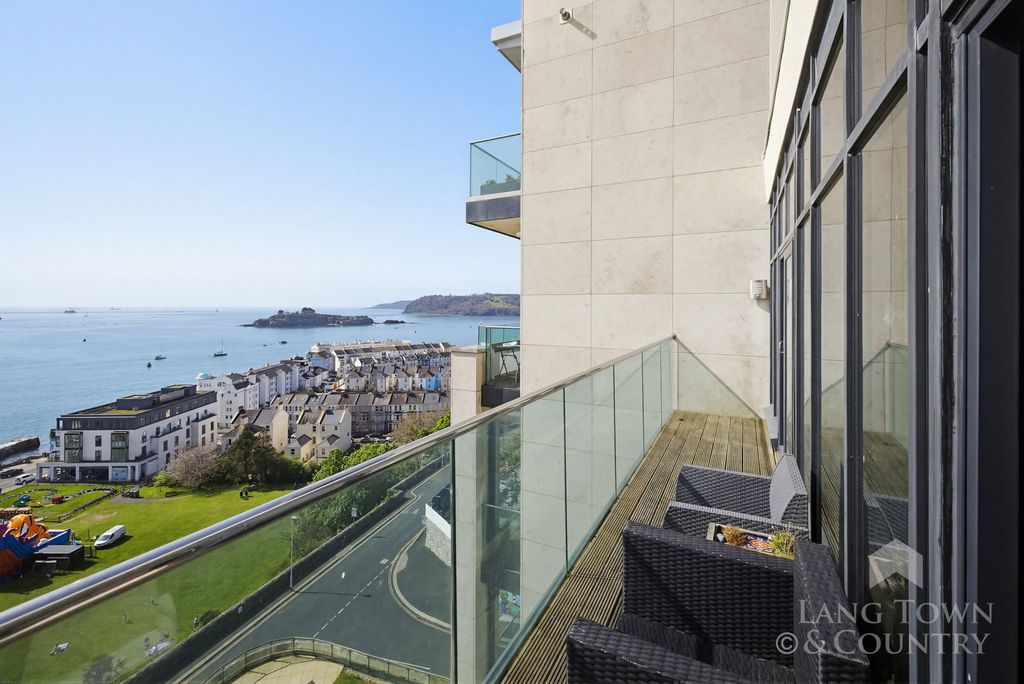 Additional image 13 of 2 bed penthouse for saleThe Azure, Cliff Road, The Hoe PL1