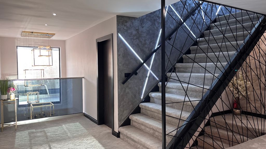 Additional image 11 of 9 bed detached house for saleSnape Drive, Bradford BD7