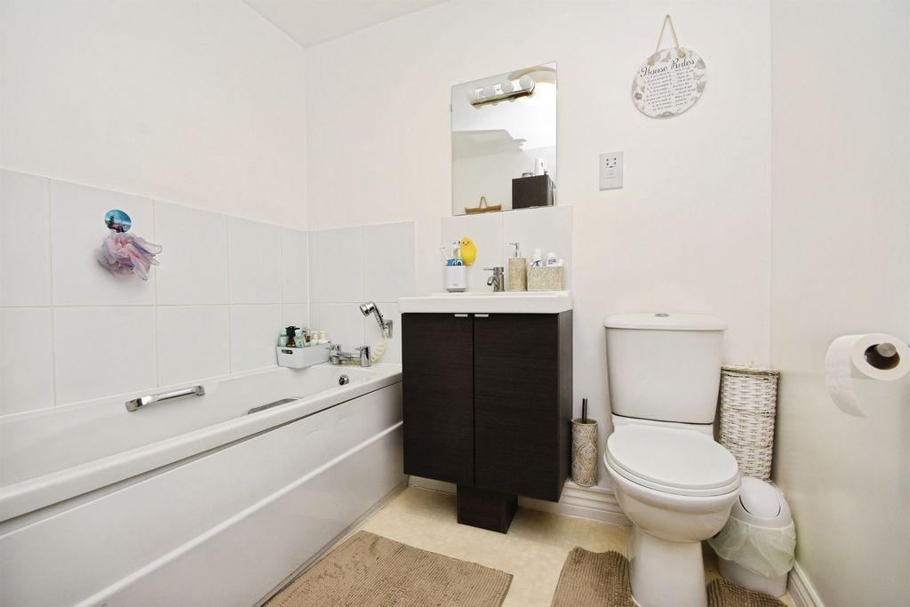 Additional image 14 of 2 bed flat for salePerryfields, Braintree CM7