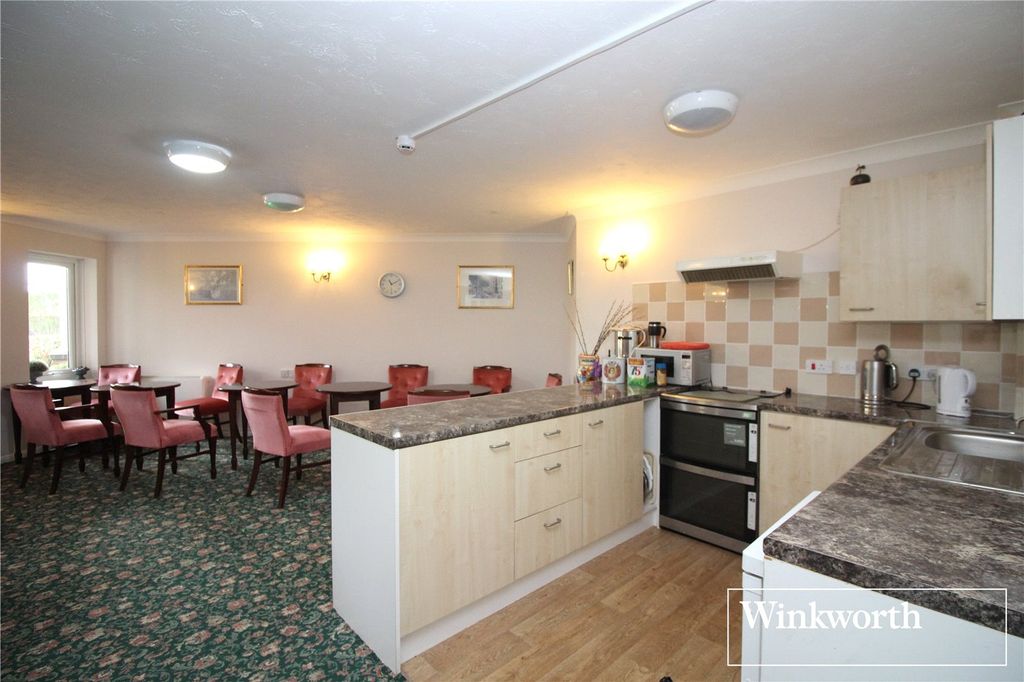 Additional image 7 of 1 bed flat for saleFurzehill Road, Borehamwood, Hertfordshire WD6