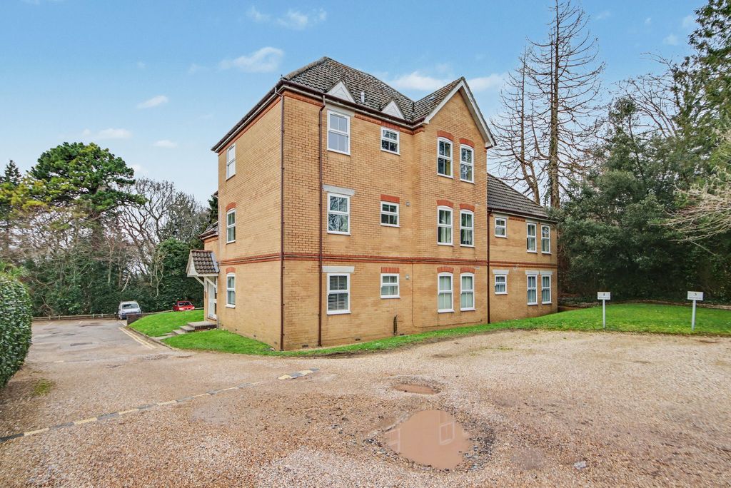 Additional image 5 of 2 bed flat for sale96 Midanbury Lane, Bitterne SO18