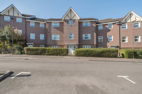 Parkland Mead, Bickley, Kent BR1