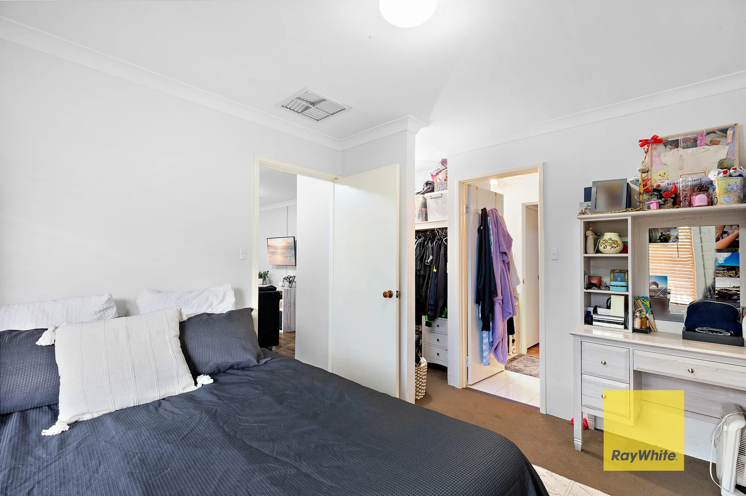 26A Silverhill Loop, Seville Grove WA 6112 photo 5