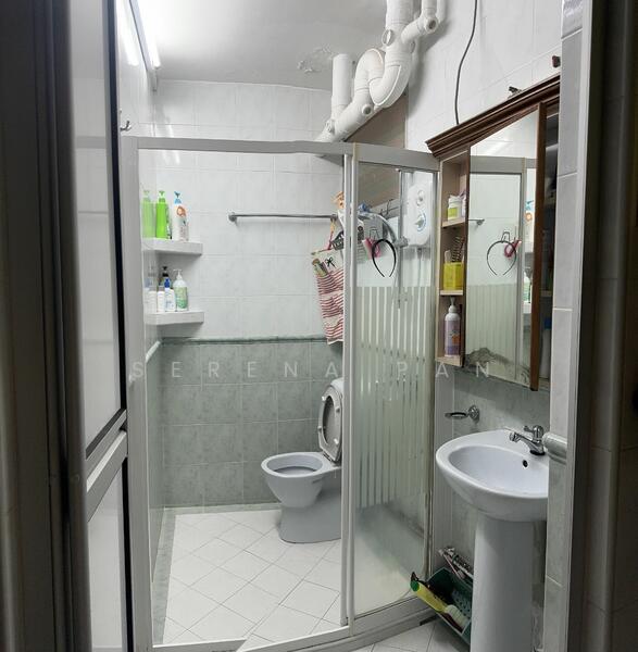 305 Tampines Street 32 photo 3