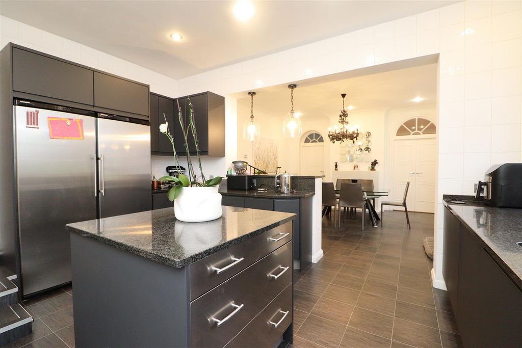 Additional image 7 of 5 bed detached house for saleBarham Avenue, Elstree, Borehamwood WD6
