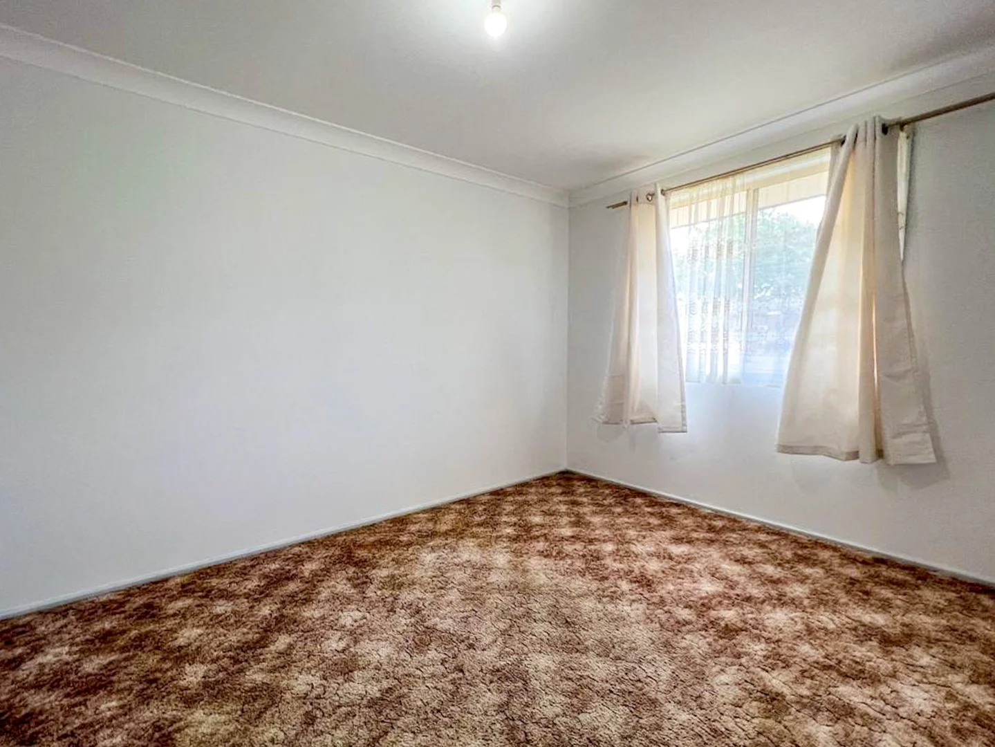 Additional image 3 of 31 Greengate Road, St Helens Park NSW 2560
