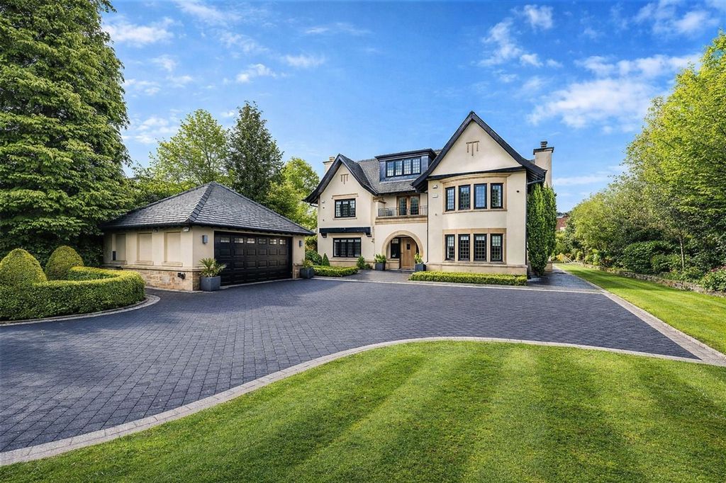 5 bed detached house for salePark Lane, Hale WA15