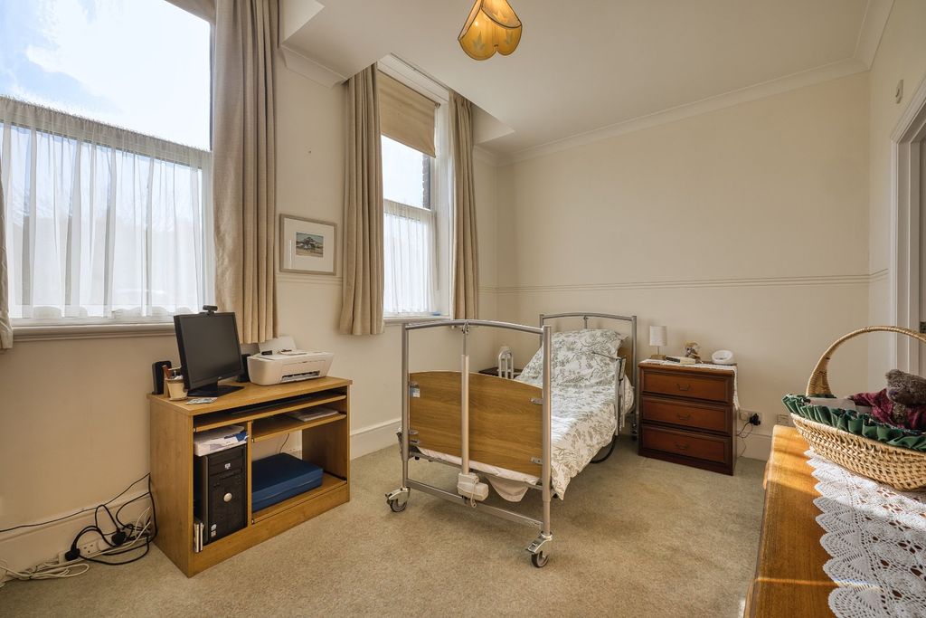 Additional image 8 of 3 bed flat for salePark Road, Broadstairs, Kent CT10