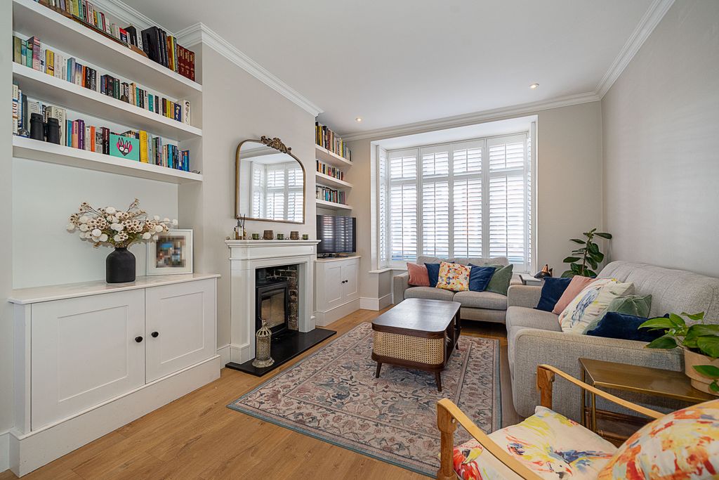 Additional image 2 of 4 bed detached house for saleYork Road, Brentford TW8