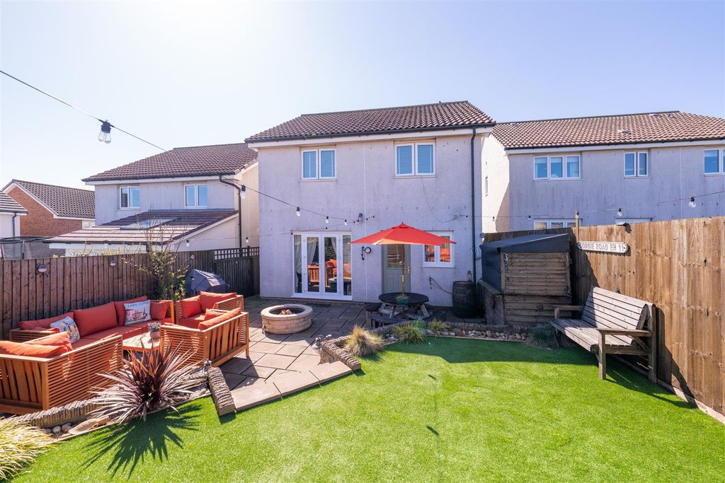 Additional image 21 of 3 bed detached house for sale83 Hallydown Crescent, Eyemouth TD14