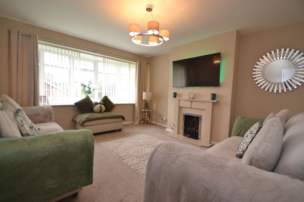 Additional image 2 of 3 bed chalet for saleBrackendale Avenue, Bradford BD10