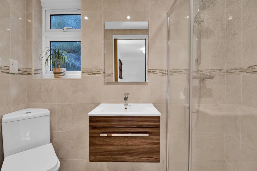Additional image 13 of 5 bed detached house for saleThe Close, Bourne End SL8