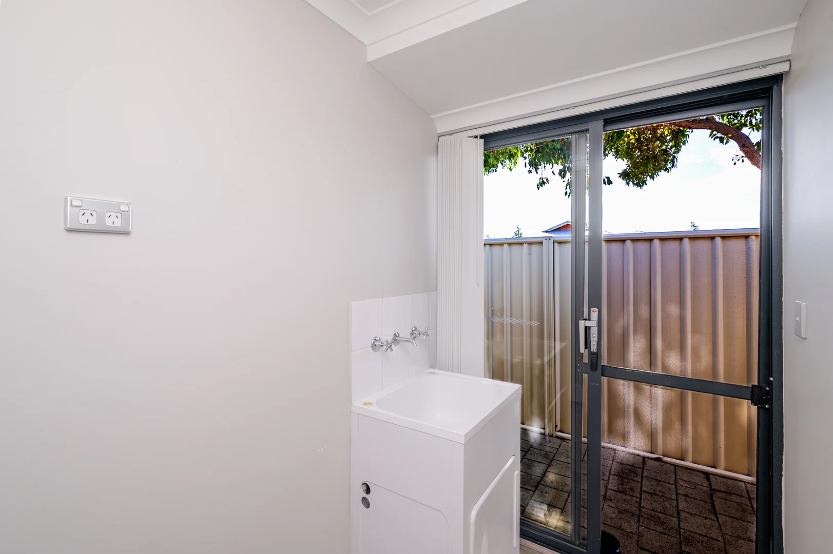 Additional image 22 of 1 Rosea Way, Banksia Grove WA 6031