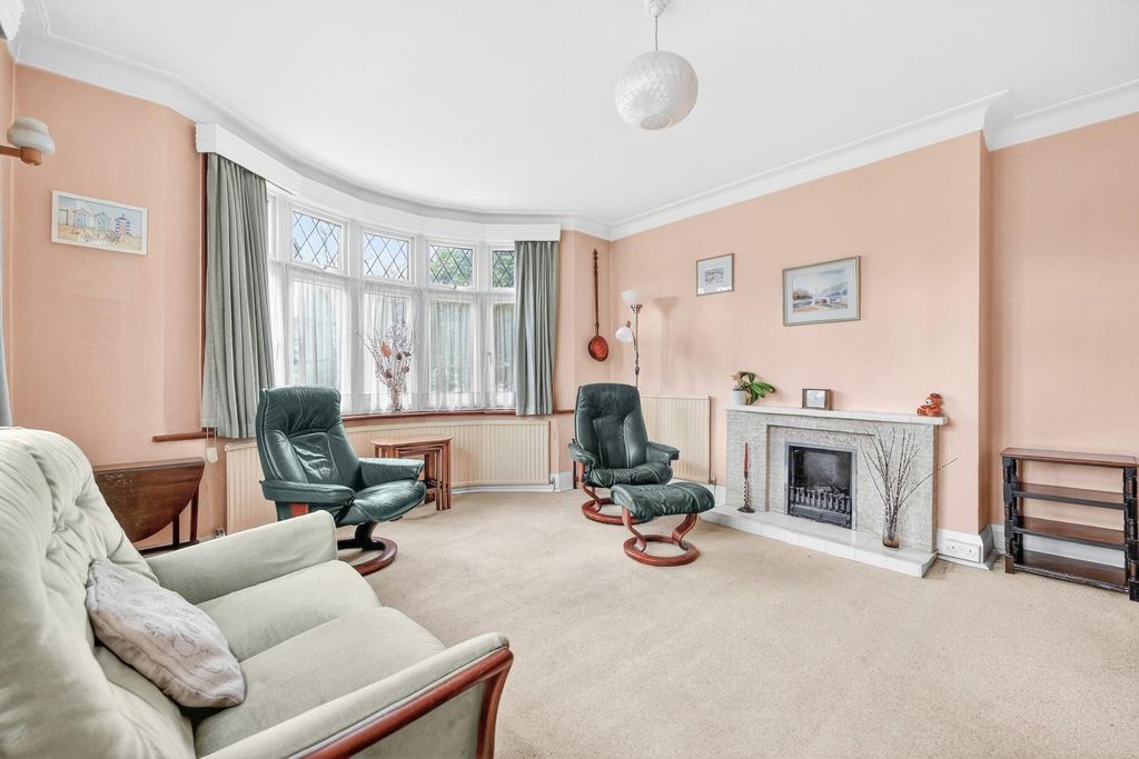 Additional image 4 of 3 bed semi-detached house for saleBoston Gardens, Brentford TW8