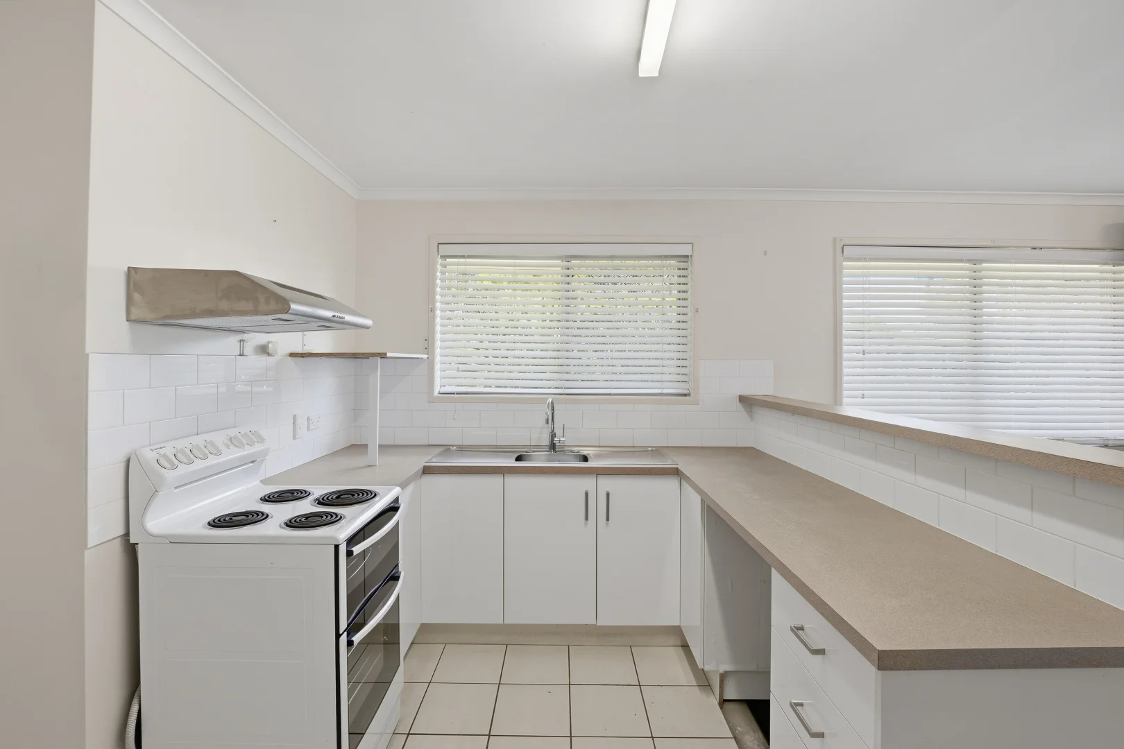 1/5 Trafalgar Drive, Kippa-Ring QLD 4021 photo 4
