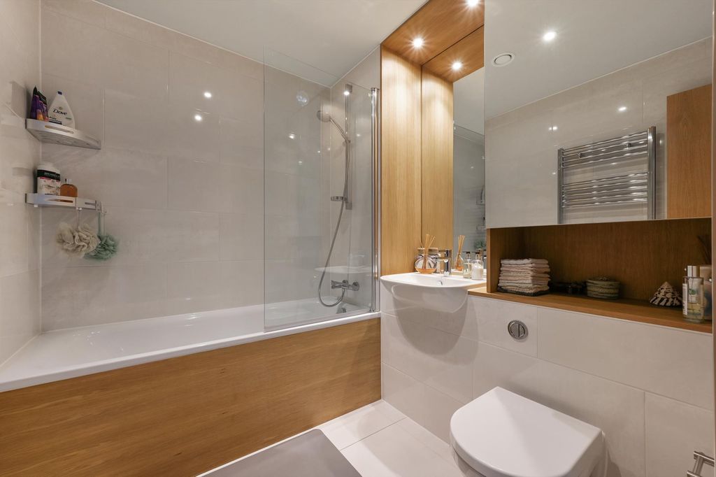 Additional image 15 of 4 bed town house for saleIsambard Court, Brentford TW8
