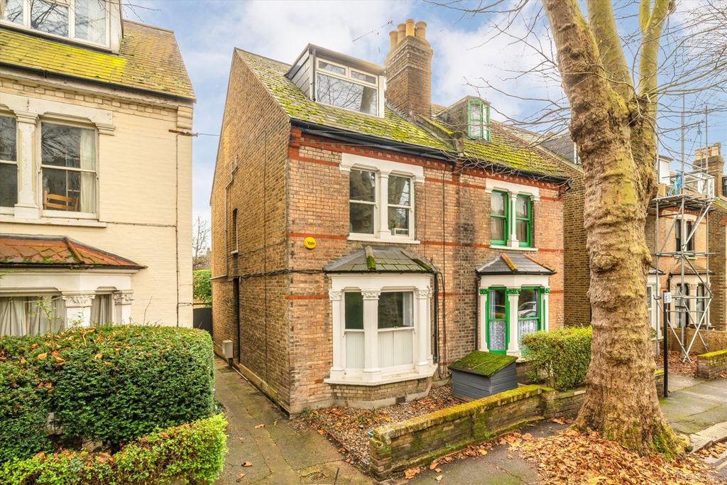 Additional image 10 of 4 bed semi-detached house for saleAvenue Road, Brentford TW8