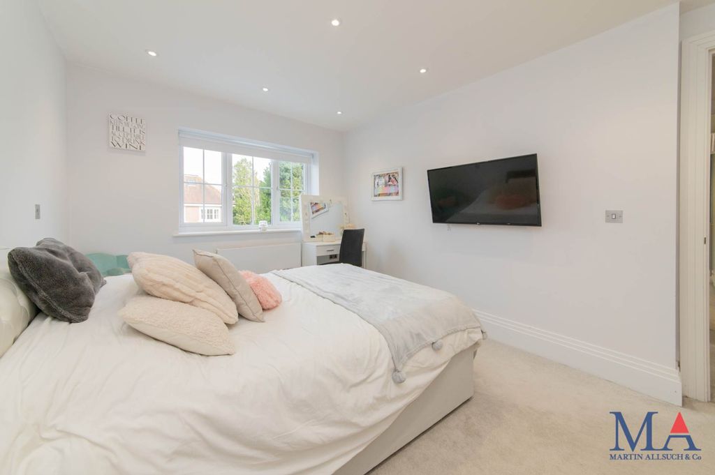 Additional image 21 of 5 bed detached house for saleRed Road, Borehamwood WD6