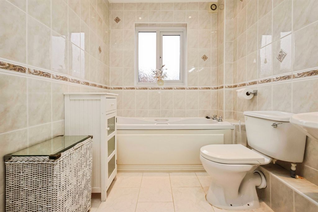 Additional image 11 of 2 bed flat for saleAlbion Street, Brierley Hill DY5